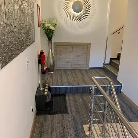 מלון Hotel-restaurant Haus Waldesruh בורקן