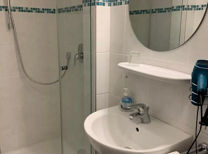 Отель Hotel-restaurant Haus Waldesruh 3*