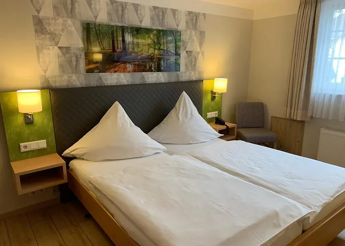 Отель Hotel-restaurant Haus Waldesruh 3*